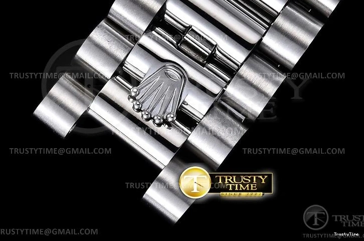 1019 RDD0224F – DayDate 36mm Vibrant 705